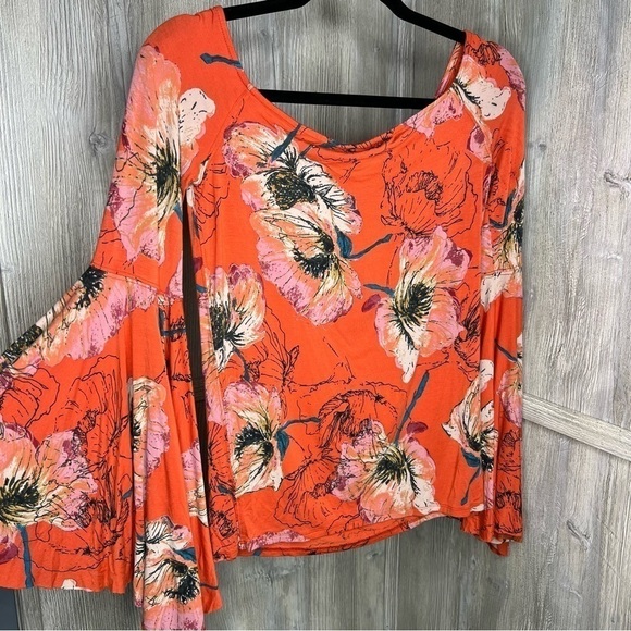 We The Free Printed Birds of Paradise Top - Picture 5 of 7